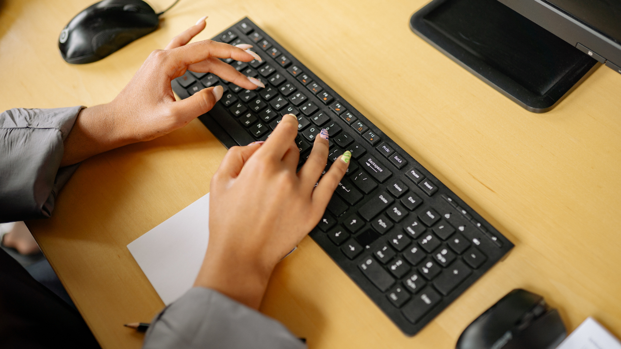 The Top 5 Administrative Tasks Every Tradesman Should Outsource to a Virtual Assistant (VA)